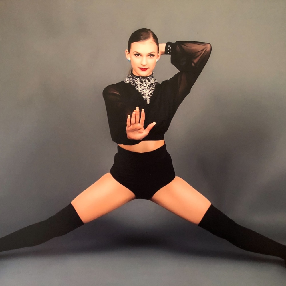 Show Stopper!Four piece Black Jazz Costume